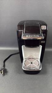 lot 35 image: Keurig Single Serve Coffee Maker