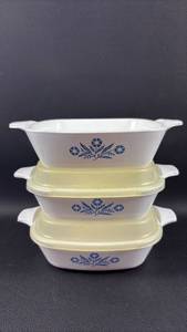 lot 69 image: Corning Ware Petite Pan P-41 3) Petite Pans and 2) Plastic Lids