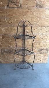 lot 113 image: 3-Tier Metal Corner Plant Stand