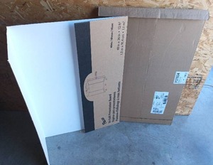 lot 133 image: Pacon Tri-Fold Presentation Board 48 in x 36 in White