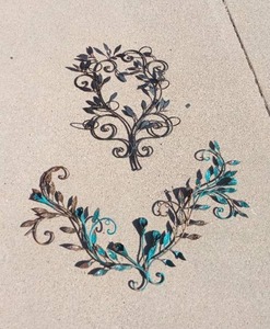 lot 135 image: Garden Wall Decor