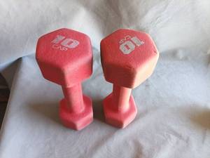 lot 139 image: CAP 10 lb Dumbbell Set