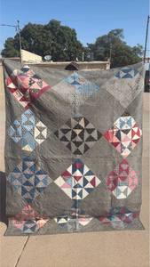 lot 150 image: Homemade Quilt