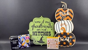 lot 88 image: Halloween Decor Bundle
