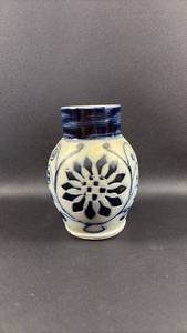 lot 93 image: Colonial Williamsburg Reproduction Pottery