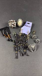 lot 180 image: Spooky Sparkles Jewelry Lot