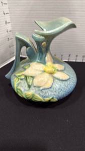 lot 1002 image: Roseville Ewer Clematis sm chips