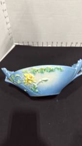 lot 1004 image: Roseville bowl Columbine