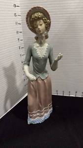 Lladro Shonae Lady 12 inches tall