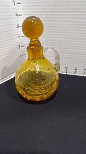 lot 1012 image: Vintage mid-century amber cruet or decanter