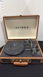lot 1021 image: Victrola VSC-550BT-BRW Vintage Turntable with Speakers - Brown