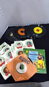 lot 1026 image: 45s and 3313 records