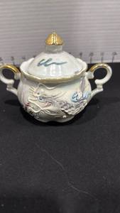 lot 1038 image: Vintage Japanese Moriage Dragonware lidded sugar bowl