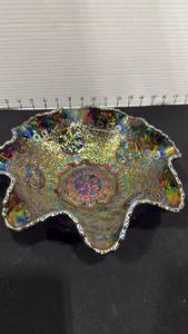 lot 1039 image: Vintage Fenton carnival glass ruffled bowl excellent condition