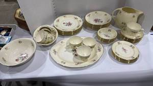 lot 1081 image: Nautilus Eggshell Priscilla pattern total 49 pieces, sm chips on bowl and pitcher
