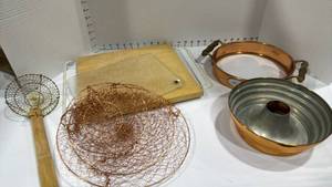 lot 1083 image: Cutting boards, 3 tier wire rack and more