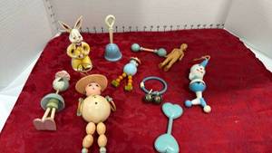 lot 1096 image: Vintage toys