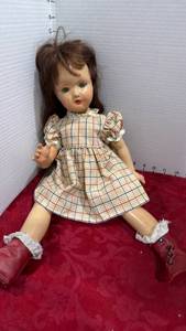 lot 1102 image: Vintage doll