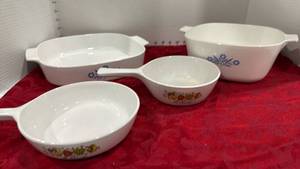 lot 1105 image: Corning Ware baking pans