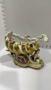 lot 1108 image: Porcelain flower cart 6x9x5