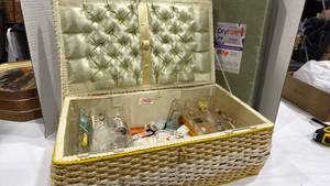lot 1150 image: Sewing box and supplies with dry foam blocks