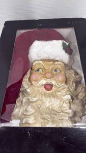 lot 1157 image: Santa wall hanging 16inches tall