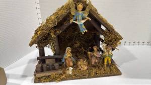 lot 1159 image: Italian nativity set 10x12x6