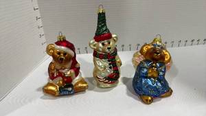 lot 1164 image: Boyds Bears ornaments all numbered one foot damaged