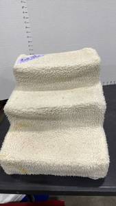 lot 1173 image: plastic Doggy steps 12x15x19