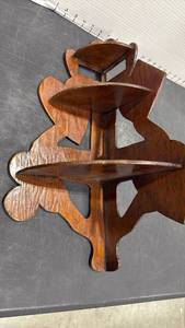 lot 1181 image: Corner shelf 22z10
