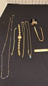 lot 1209 image: Womens jewelry