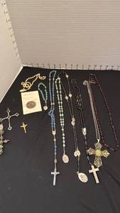 lot 1216 image: Womens religious jewelry