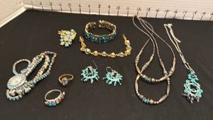 lot 1245 image: Womens jewelry