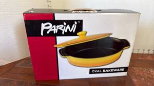 lot 2002 image: Parini oval baker new in box