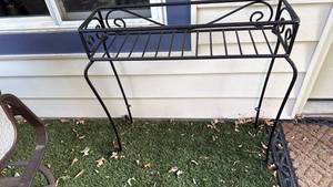 lot 2032 image: Wrought iron plant stand 30x32x11