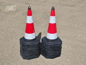 lot 51 image: SD Lanch Safety Cones&nbsp