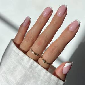 lot 5572 image: Glamnetic Press On Nails - Medium Square, Glossy Fake Nails 30 Pc Full Kit