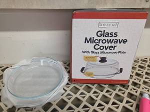 lot 285 image: Bezrat Glass Microwave Cover with Glass Microwave Plate Black - Retail $0