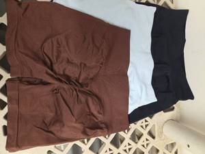 lot 322 image: Size Large Lifting Shorts - Retail $0