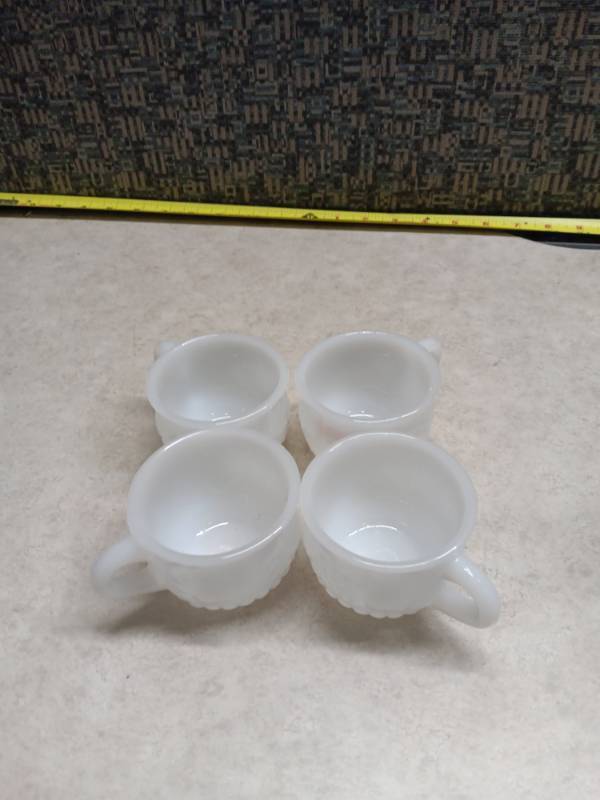 lot 1098 image: White Ceramic Teacups with Handles Set of 4