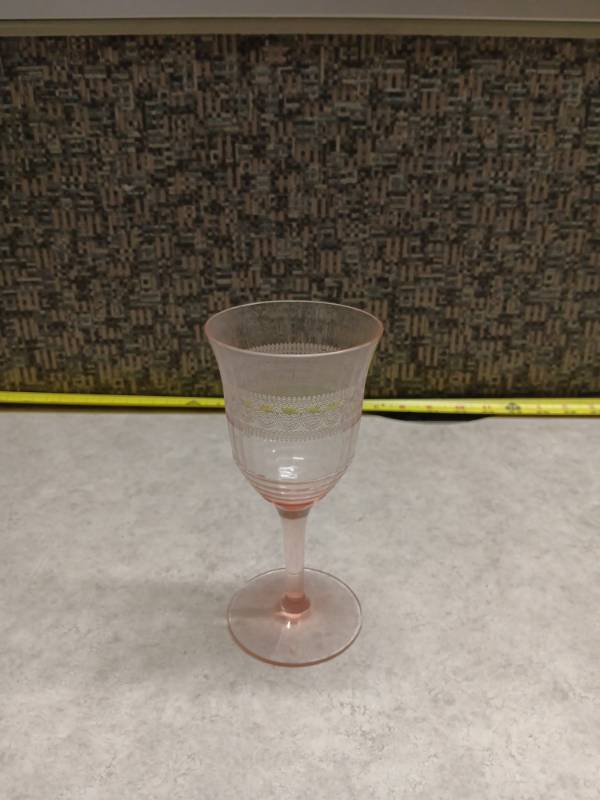 lot 1112 image: Pink Depression Glass Wine Goblet w Etched Band