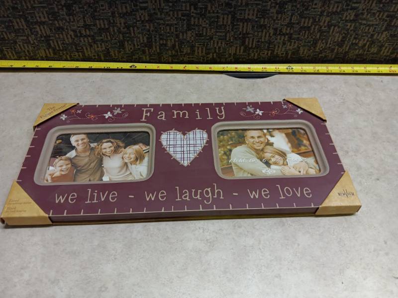 lot 1164 image: Family Photo Frame w Two 4x6 Photo Windows