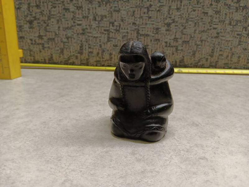 lot 1242 image: Black Stone Carving Mother & Child Figure Sculpture