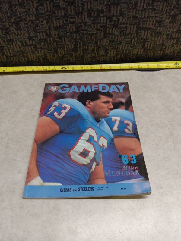 lot 1260 image: 1994 NFL Gameday Program Oilers vs. Steelers Mike Munchak