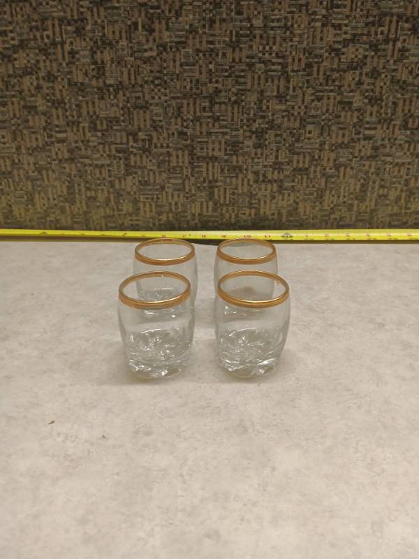 lot 1265 image: Glass Drinking Glasses w Gold Trim Set of 4