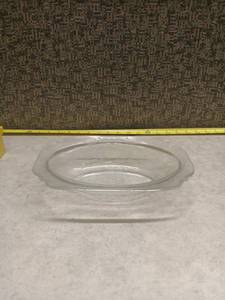 lot 1271 image: Clear Glass Serving Dish with Handles