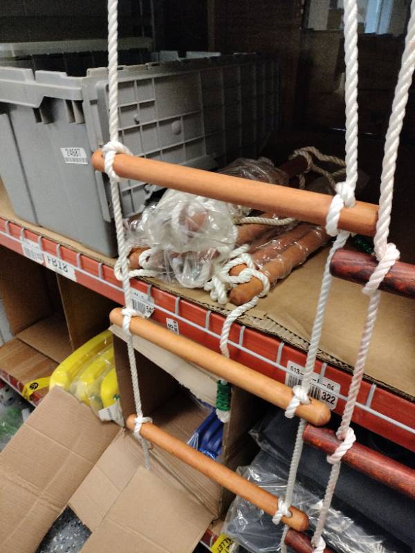 lot 10088 image: Backyard Discovery 3 Ring Rope Ladder