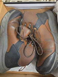 lot 487 image: Pre Owned US Size 9 Boots - Retail $0