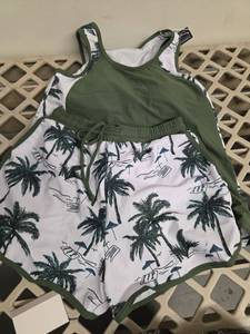 lot 507 image: Size 0 Two Piece Swim Tank and Shorts - Retail $0
