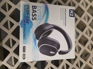 lot 527 image: Extra Bass H2 Wireless Headphones - Retail $0
